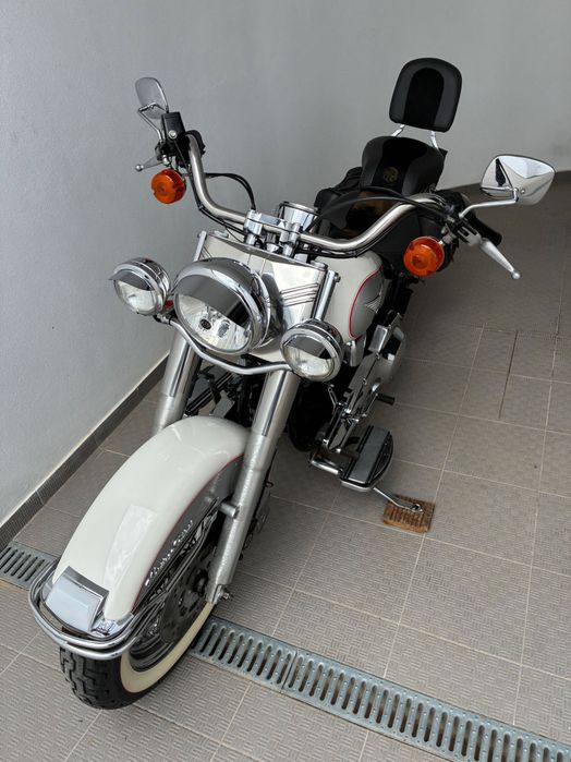 Harley Davidson FLSTN Heritage Softail Nostalgia Special Cowglide Moo Glide 2