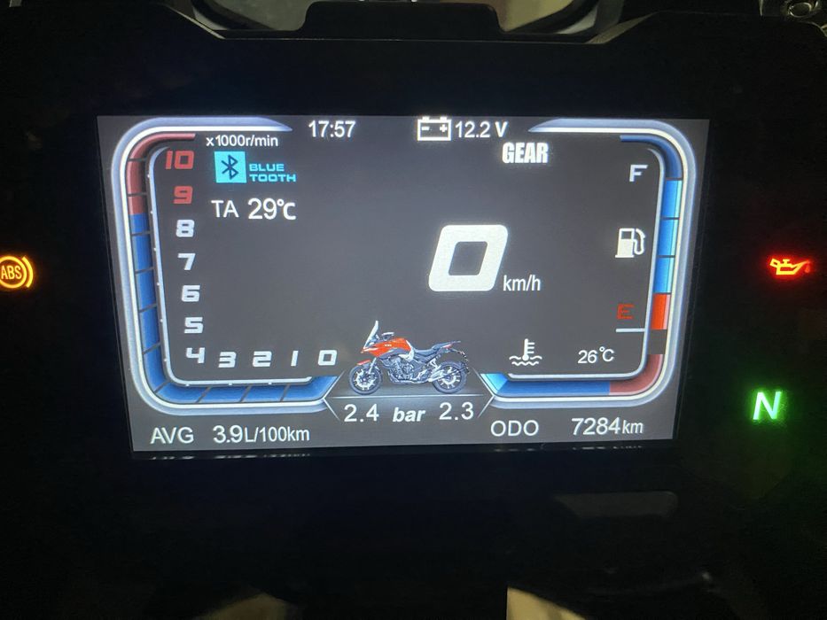 Mota só com 7300 kms! Oportunidade