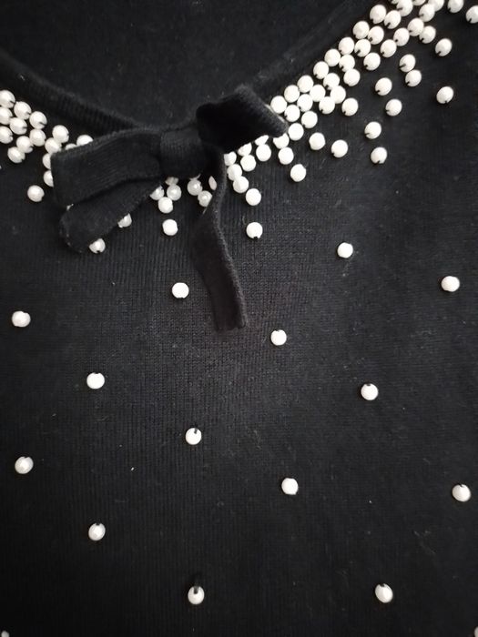 Vestido curto de festa com pérolas