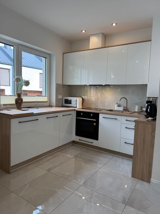 WYJĄTKOWY APARTAMENT NA WYNAJEM | USTROŃ | 46 m² | TARAS | Miejsce postojowe | Nowe budownictwo | Pełne wyposażenie  | Bez pośredników