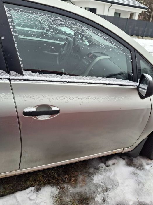 Toyota Auris 1 1c0 drzwi przednie prawe przod