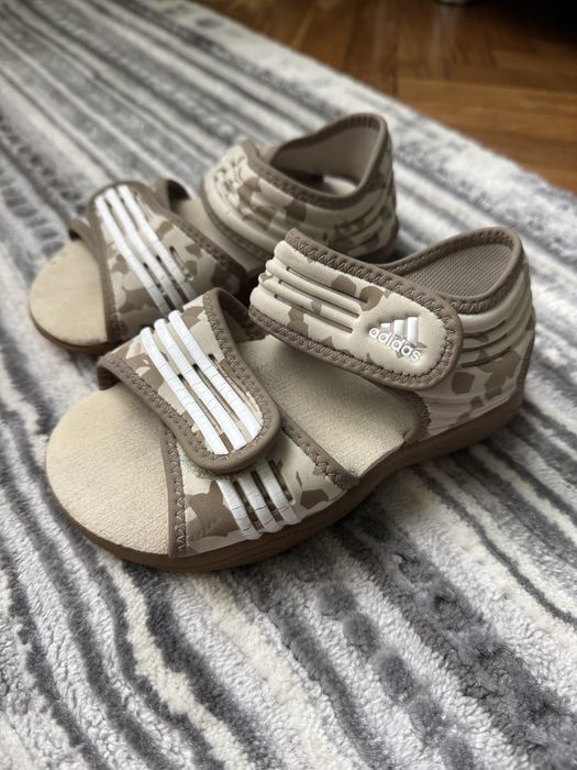 Босоніжки сандалі adidas крокси крокс superstar
