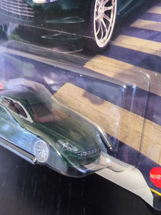 Hot Wheels - Aston Martin DBS - Boulevard 158