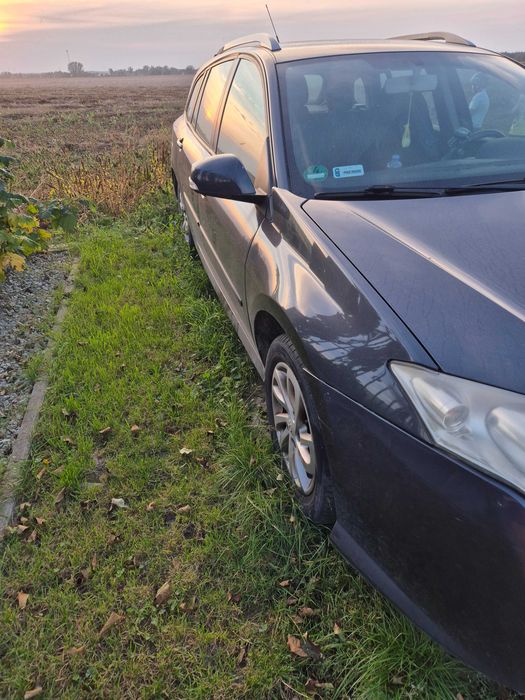 Renault laguna. Rezerwacja