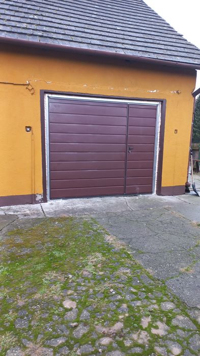 Brama na wymiar  Bramy Garażowe dwuskrzydłowa altana garażowa