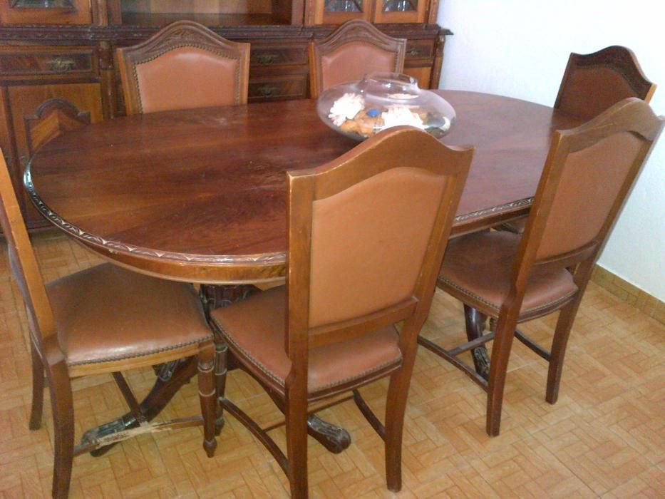 Mesa de Jantar Clássica em Madeira  + 6 Cadeiras