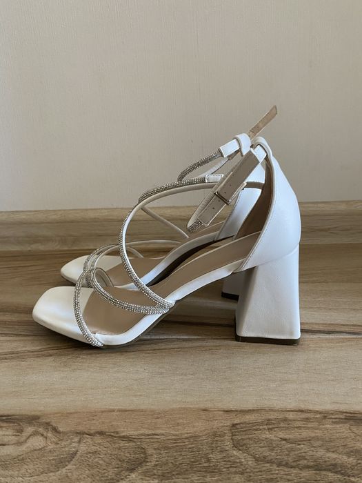 Босоніжки жіночі з квадратним носком