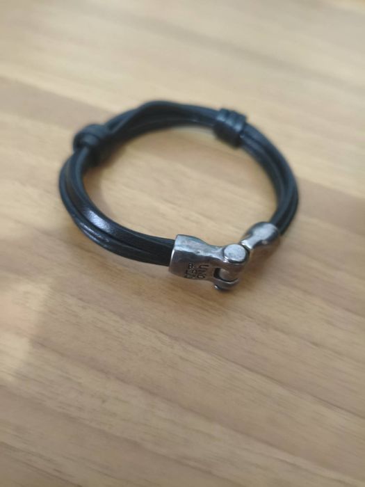 Pulseira unode50 preta em cabedal