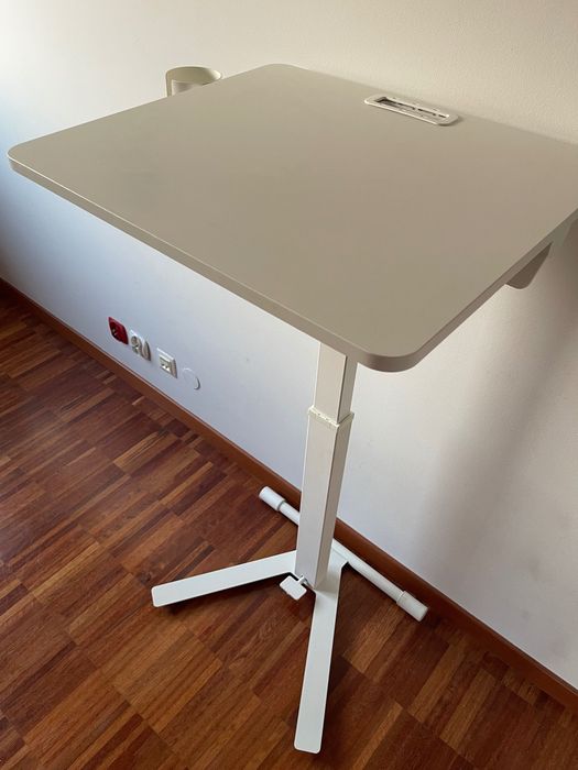 MITTZON IKEA biurko  z kółkami na laptop, biały, 66x50 cm