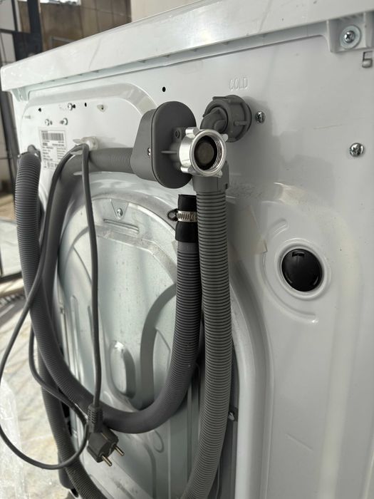 Maquina de lavar y secar ropa Samsung. Em perfeito estado.