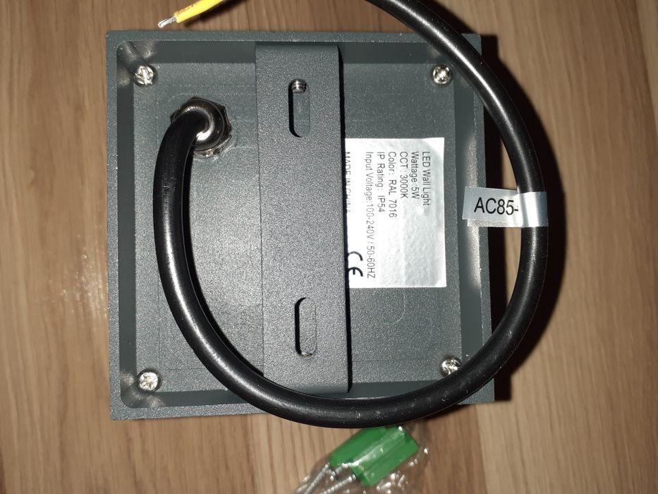 Стельовий квадратний точковий вуличний світильник