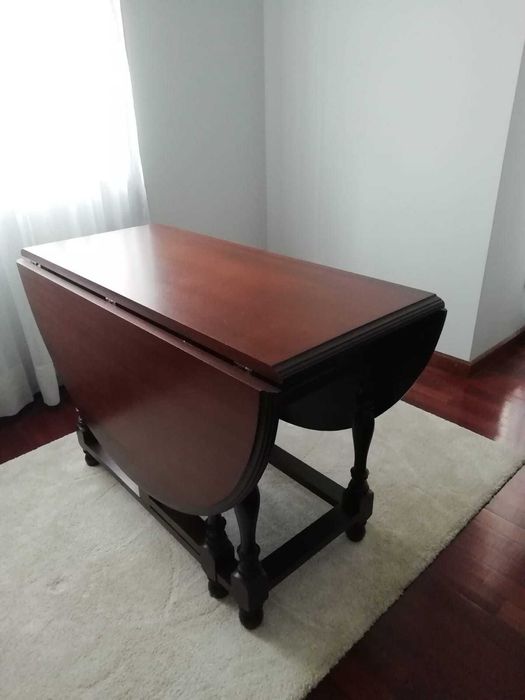 Mesa madeira maciça + cadeiras