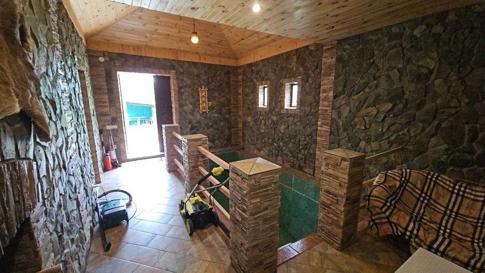 Цікавий будинок в селі Сулимівка Яготинська ОТГ - є відеоогляд