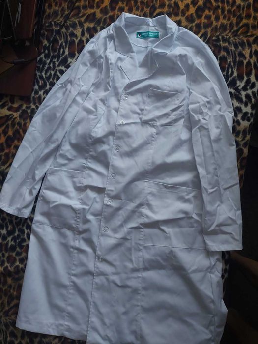 Новый медицинский халат, р. 52-54