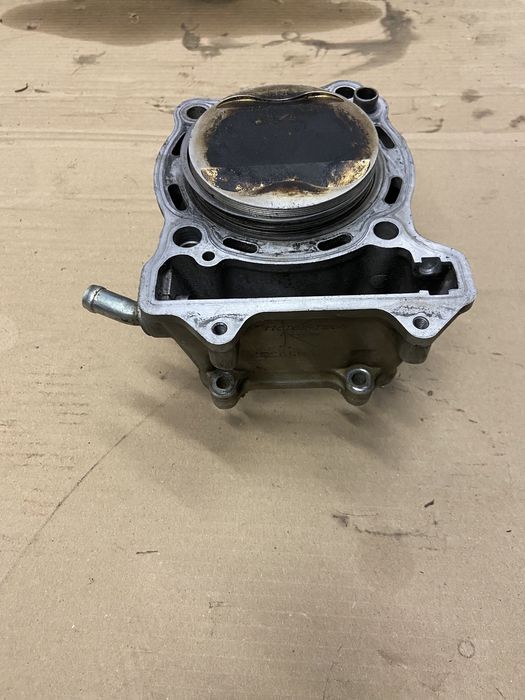 Cylinder tuleja tłok suzuki ltz 400