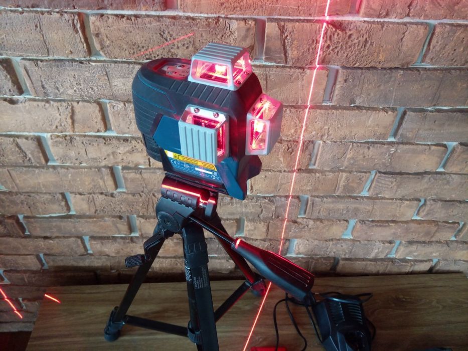 Bosch gll 3-80 C laser krzyżowy ,   statyw