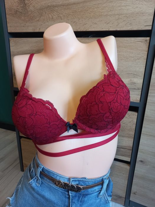 Biustonosz czerwony 75B