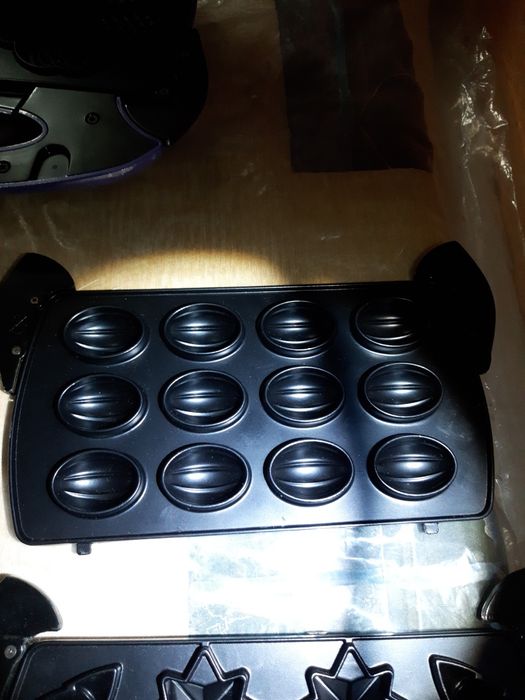 Продам електровафельницю