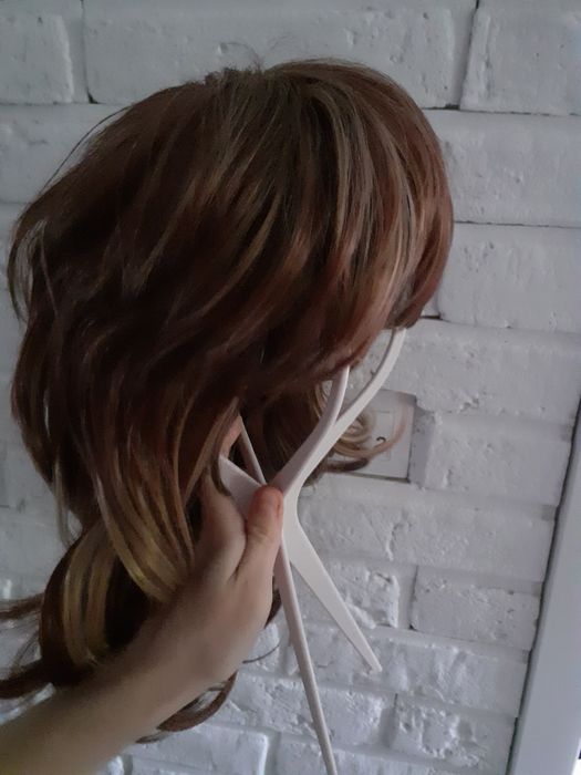 Peruka ciemny blond
