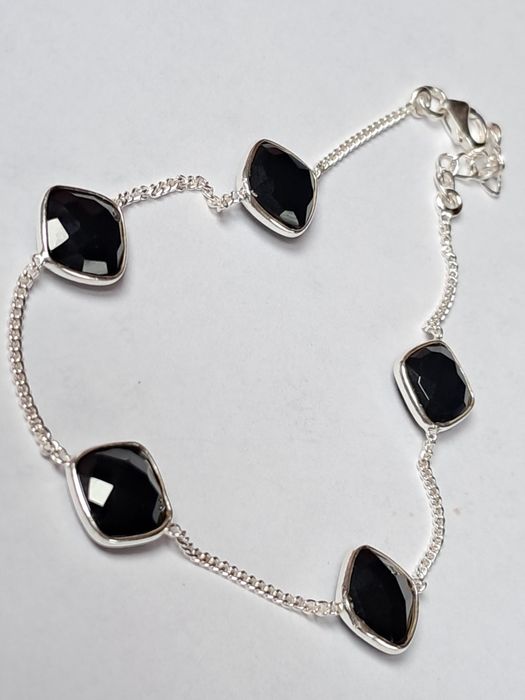 srebrna bransoletka z naturalnymi onyksami