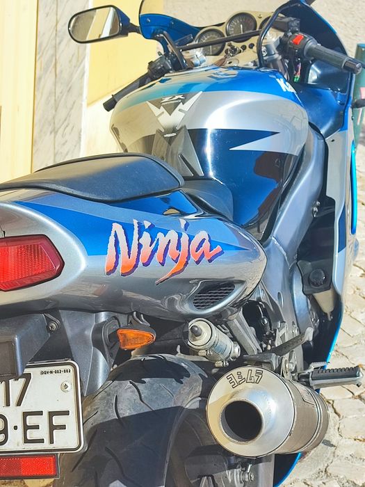 Kawasaki Ninja ZX9R
