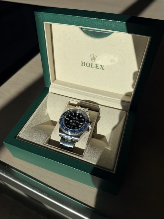 Rolex GMT-Master II “Batman” – 116710BLNR