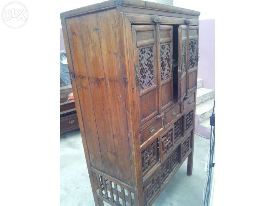 Móvel antigo todo em madeira