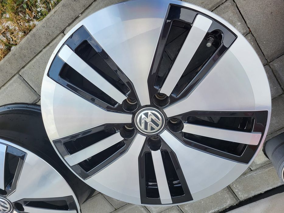 Felgi 7Jx17 5x112 VW Passat B7 B8 Scirocco Troc Tiguan Golf Skoda Audi