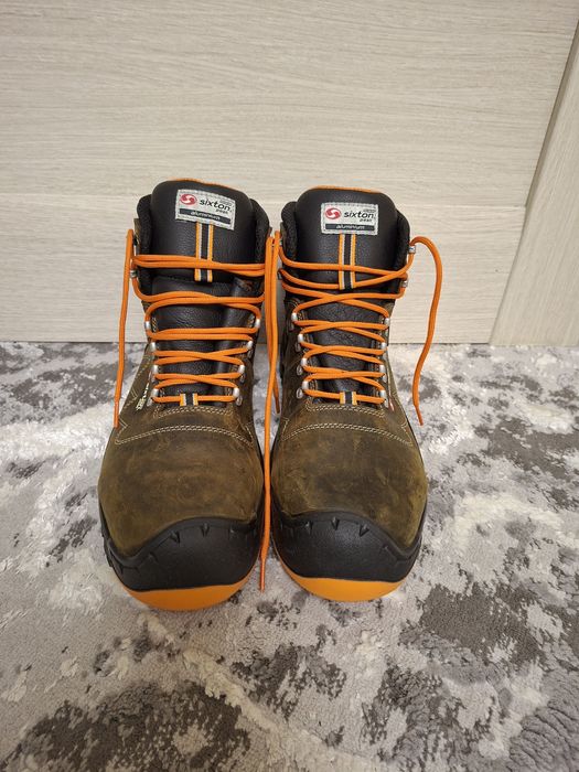 Нові черевики SIXTON Великий розмір