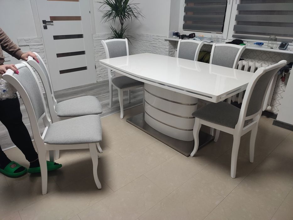 Stół 90x160 biały połysk , rozkładany , 6 krzeseł.