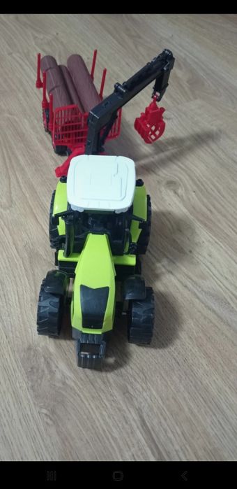 Traktor zabawka  dla dziecka