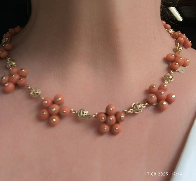 62 gram złota kolia i kolczyki korale