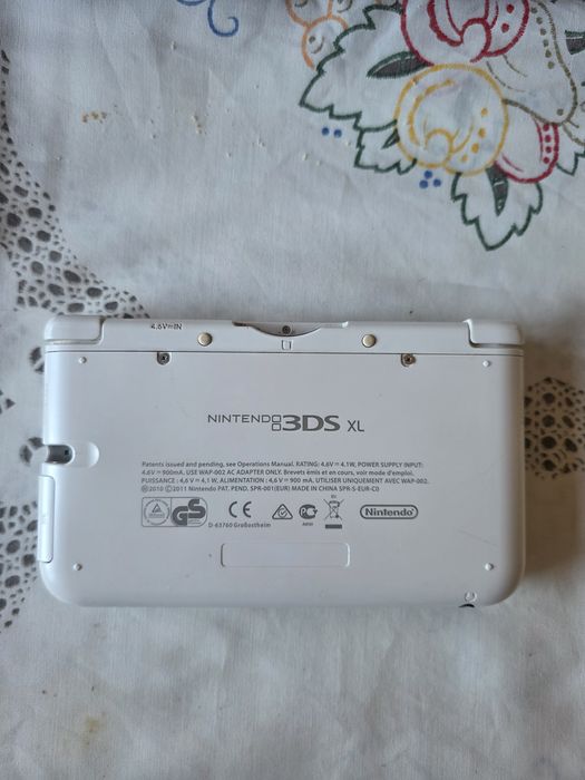 Nintendo 3DS XL Desbloqueada + hShop + Cartão SD