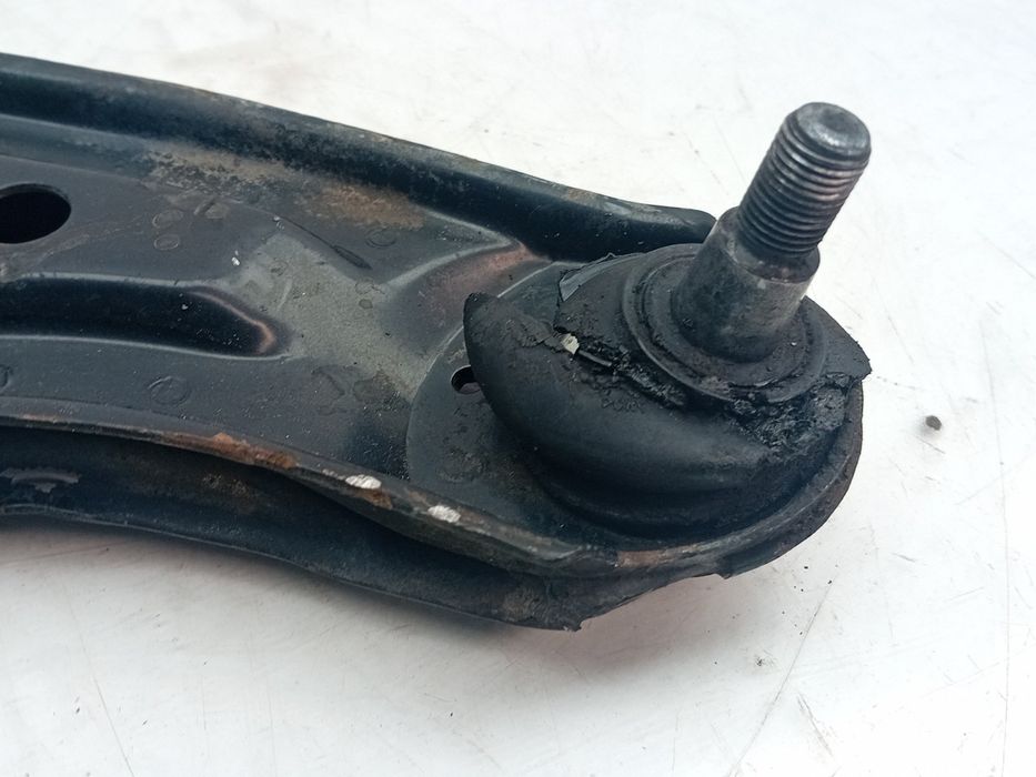 Braço de suspensão frente direito HYUNDAI Getz (TB)