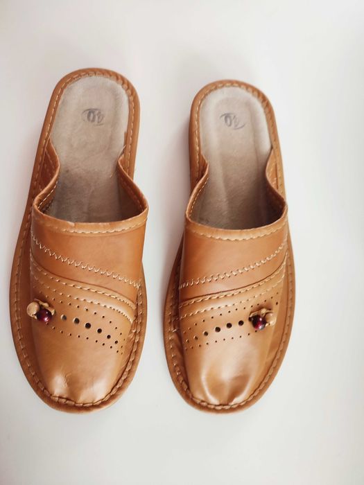 Kapcie  nowe. Cena 10 zl. Rozmiar 40.