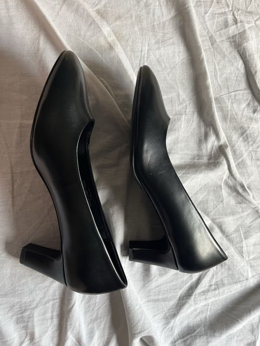 Czarne buty na obcasie