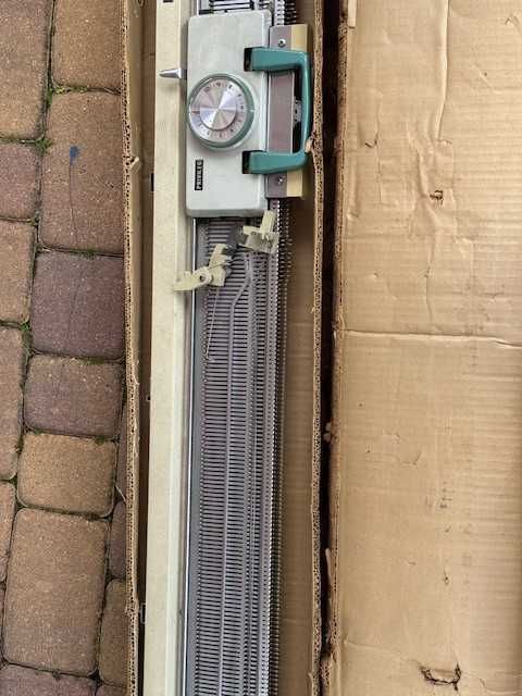 Maszyna dziewiarska jednopłytowa