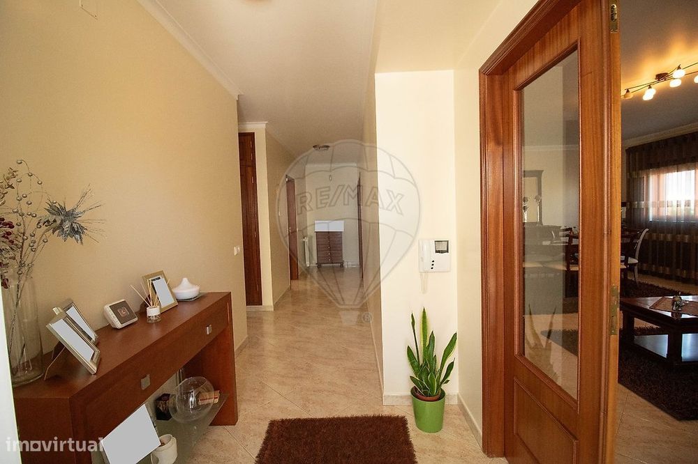 Moradia T4 para venda