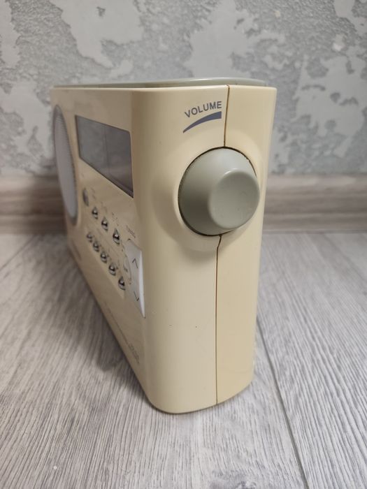 Продам радіоприймач Sangean pr-d4
