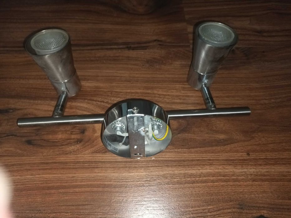 Vendo candeeiro de tecto  orientável com 2 focos lâmpadas leds