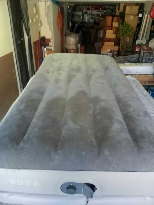 Materac z pompką elektryczną Inex 180x90