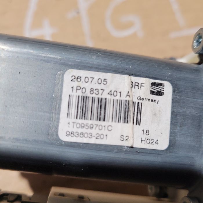 Silniczek moduł szyby przód lewy seat Leon II 2005r