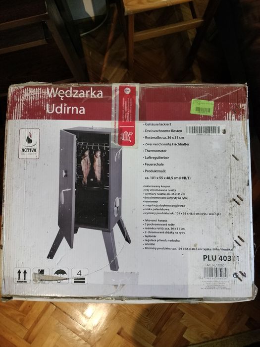 Klasyczna wędzarnia z termometrem