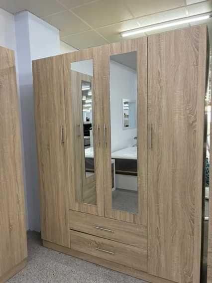 Armario de 4 puertas y espejo /Nuevo en caja/Entrega gratis