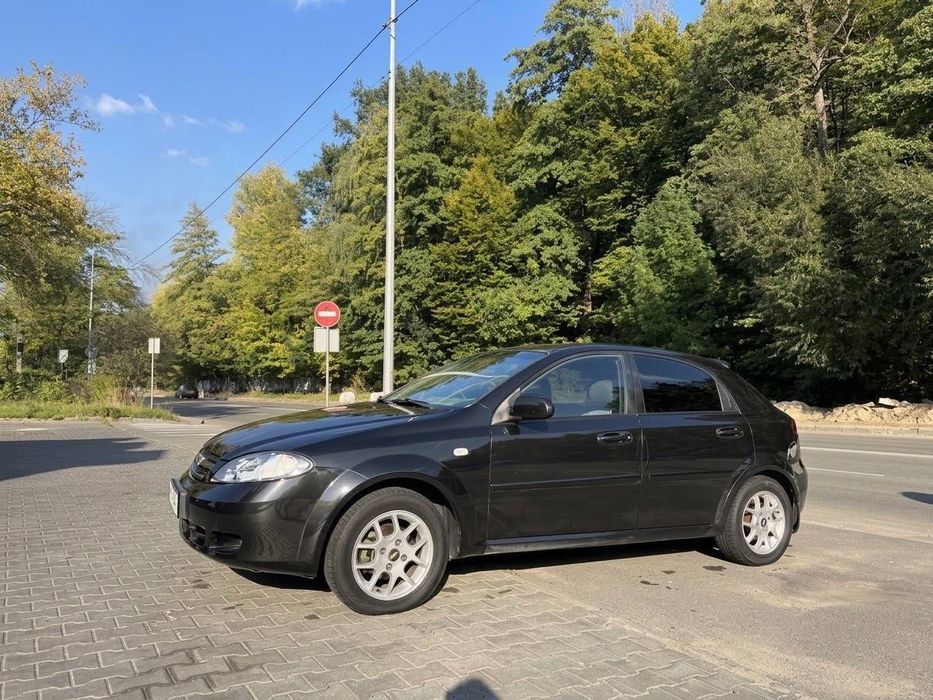 Автомобіль Chevrolet Lacetti