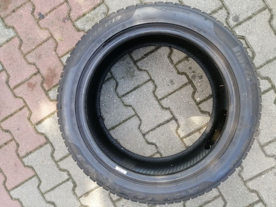 255/45R19 104V M+S Pirelli Sottozero 3 Winter MO