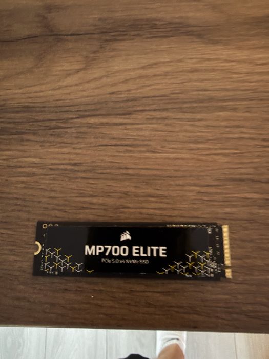 Corsair MP700 Pro 1TB M.2 2280 PCI-E x4 Gen5 NVMe 2.0