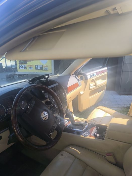 Автомобіль Volkswagen Touareg