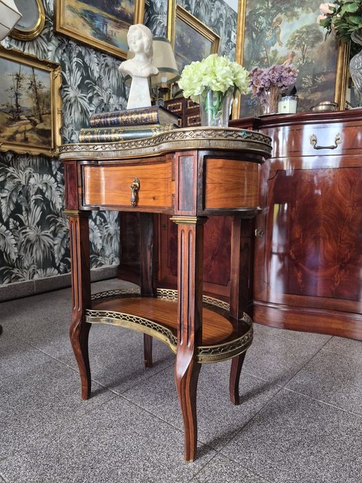 Mesa de Apoio Estilo Luís XV "En Haricot" (Formato Rim) - Pau-Santo e Madeiras Nobres.