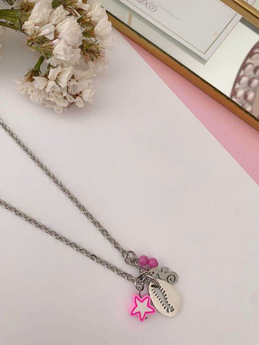 Colares, brincos e pulseiras em aço inoxidável